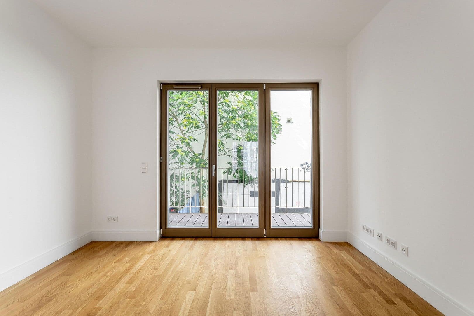Predaj bytu 4-izbový 108 m², Hohenstaufenstr. 9, Berlin, Berlín Predaj bytu 4-izbový 108 m², Hohenstaufenstr. 9, Berlin, Berlín