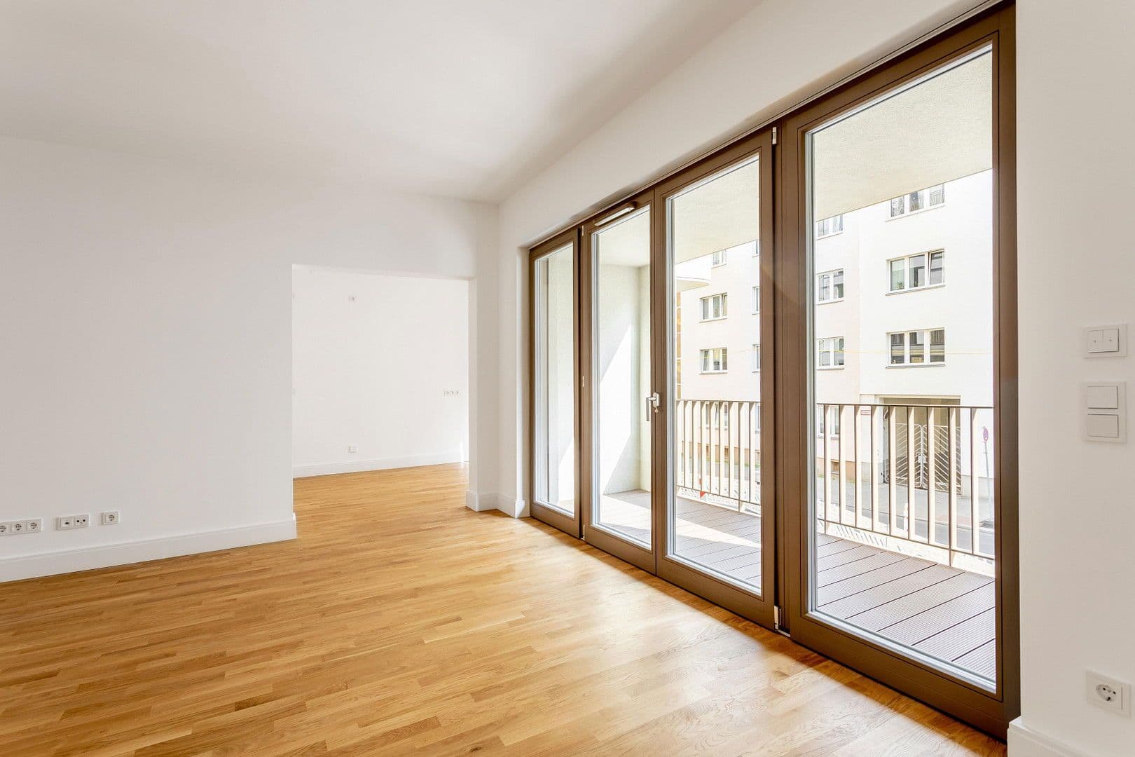 Predaj bytu 4-izbový 108 m², Hohenstaufenstr. 9, Berlin, Berlín Predaj bytu 4-izbový 108 m², Hohenstaufenstr. 9, Berlin, Berlín