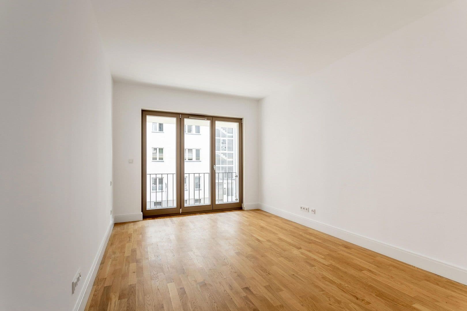 Predaj bytu 4-izbový 108 m², Hohenstaufenstr. 9, Berlin, Berlín Predaj bytu 4-izbový 108 m², Hohenstaufenstr. 9, Berlin, Berlín