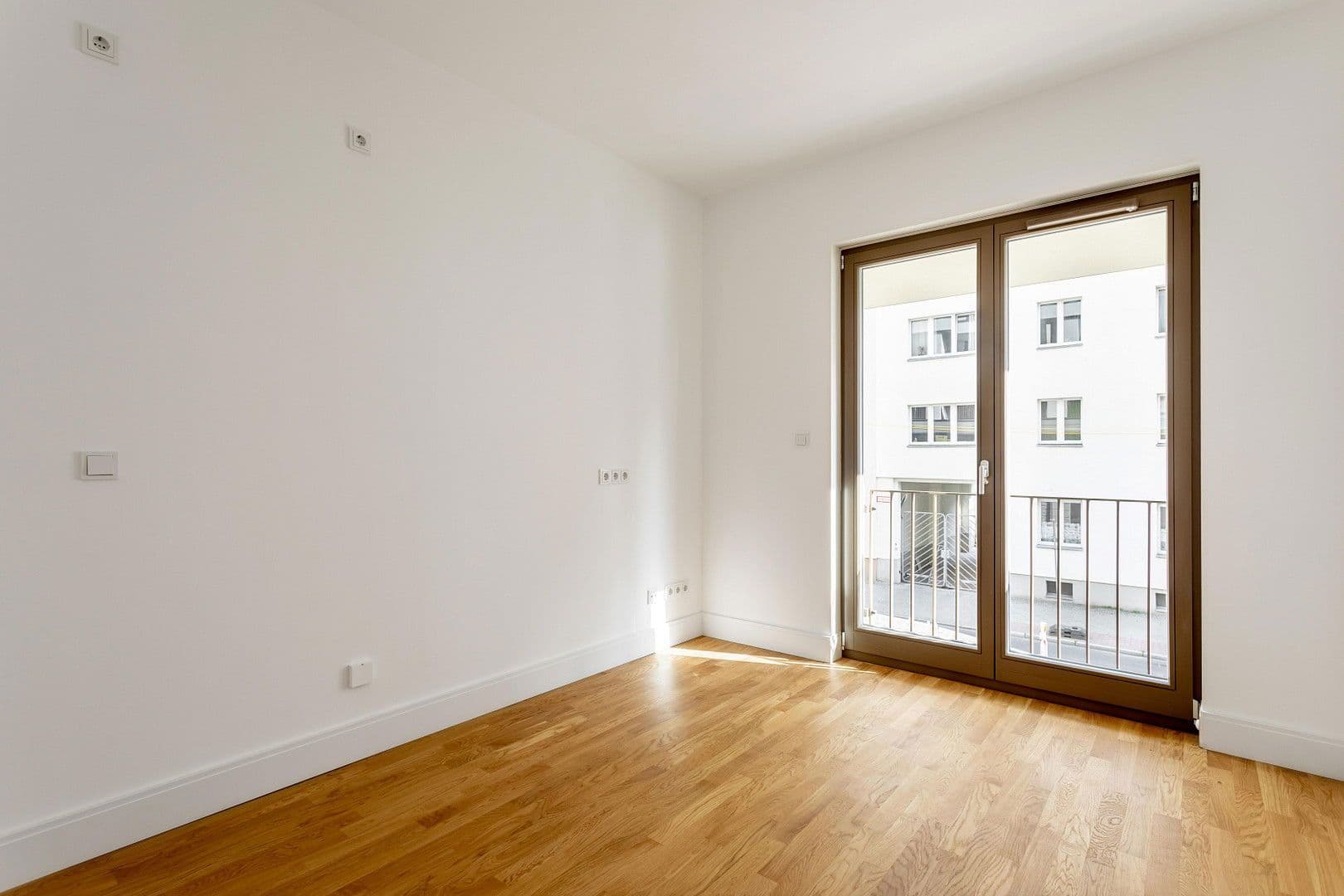 Predaj bytu 4-izbový 108 m², Hohenstaufenstr. 9, Berlin, Berlín Predaj bytu 4-izbový 108 m², Hohenstaufenstr. 9, Berlin, Berlín