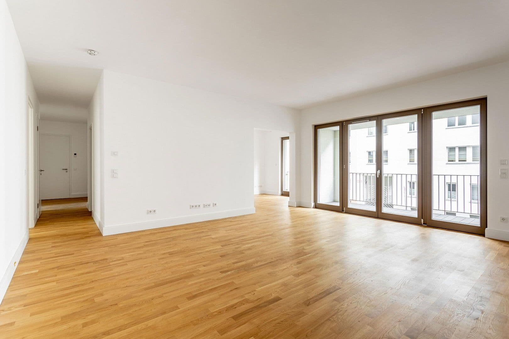 Predaj bytu 4-izbový 108 m², Hohenstaufenstr. 9, Berlin, Berlín Predaj bytu 4-izbový 108 m², Hohenstaufenstr. 9, Berlin, Berlín