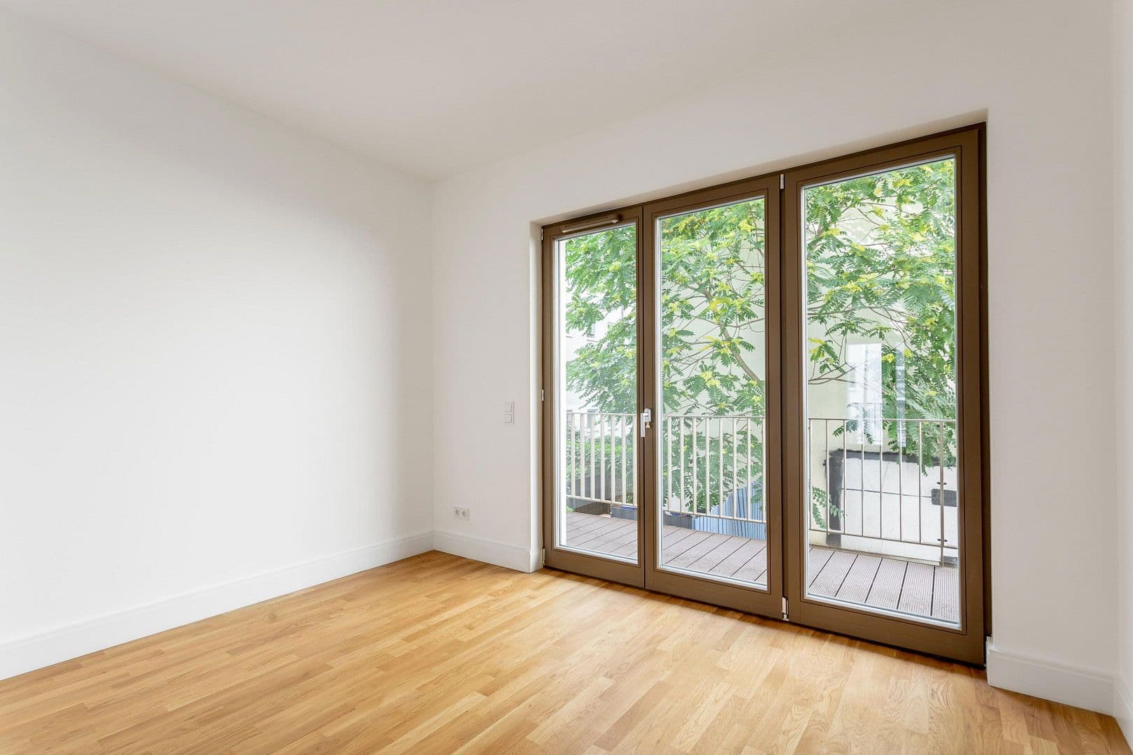 Predaj bytu 4-izbový 108 m², Hohenstaufenstr. 9, Berlin, Berlín Predaj bytu 4-izbový 108 m², Hohenstaufenstr. 9, Berlin, Berlín