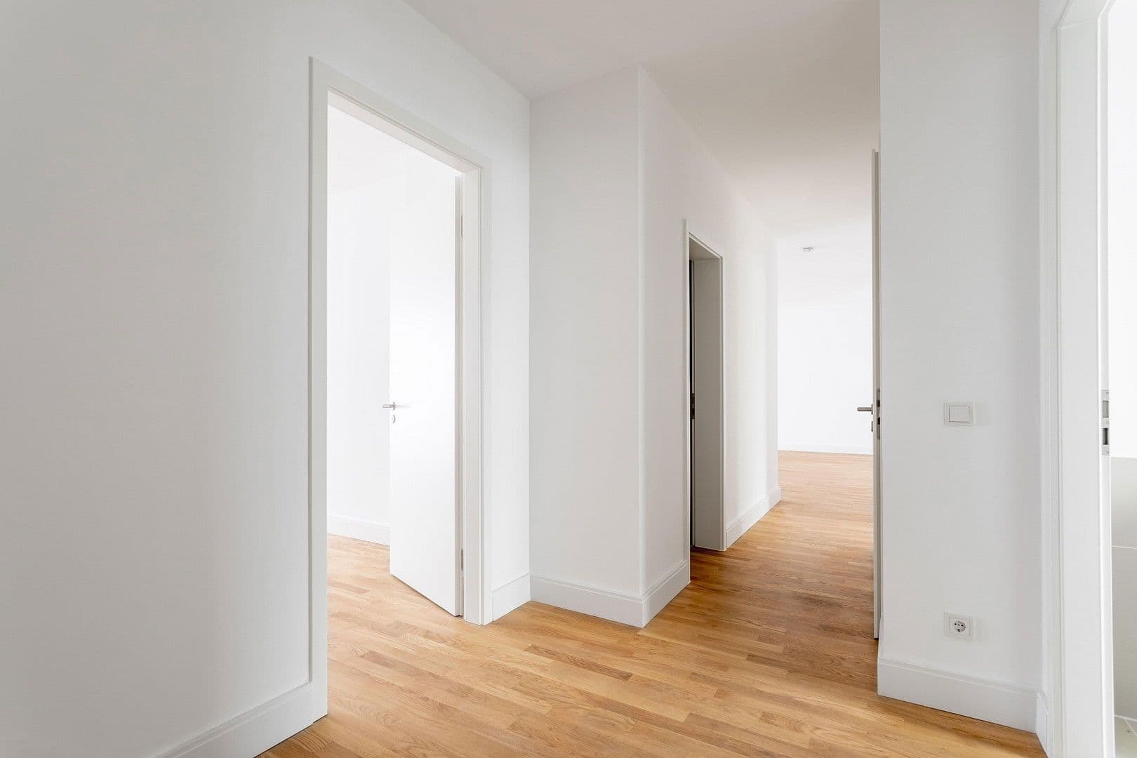Predaj bytu 4-izbový 108 m², Hohenstaufenstr. 9, Berlin, Berlín Predaj bytu 4-izbový 108 m², Hohenstaufenstr. 9, Berlin, Berlín