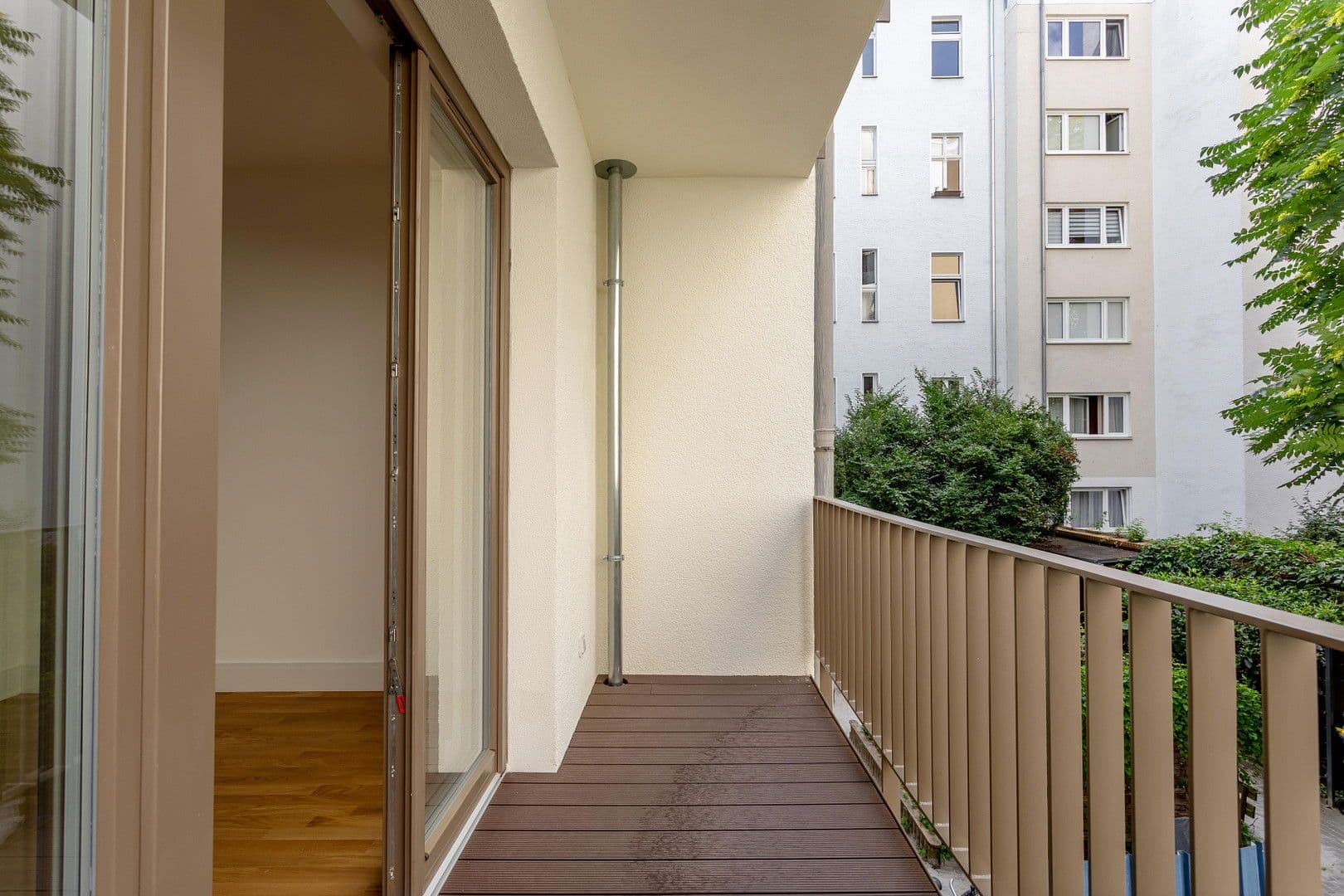 Predaj bytu 4-izbový 108 m², Hohenstaufenstr. 9, Berlin, Berlín Predaj bytu 4-izbový 108 m², Hohenstaufenstr. 9, Berlin, Berlín