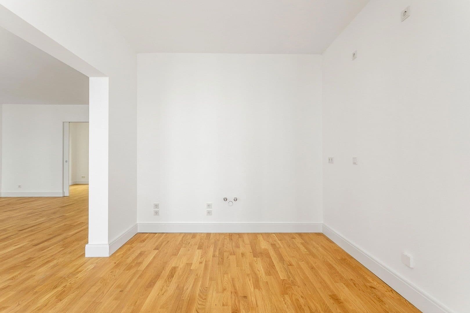 Predaj bytu 4-izbový 108 m², Hohenstaufenstr. 9, Berlin, Berlín Predaj bytu 4-izbový 108 m², Hohenstaufenstr. 9, Berlin, Berlín