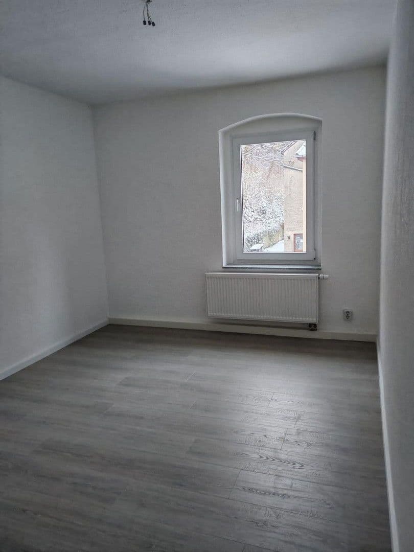 Prenájom bytu 3-izbový 80 m², Oederan, Sasko Prenájom bytu 3-izbový 80 m², Oederan, Sasko