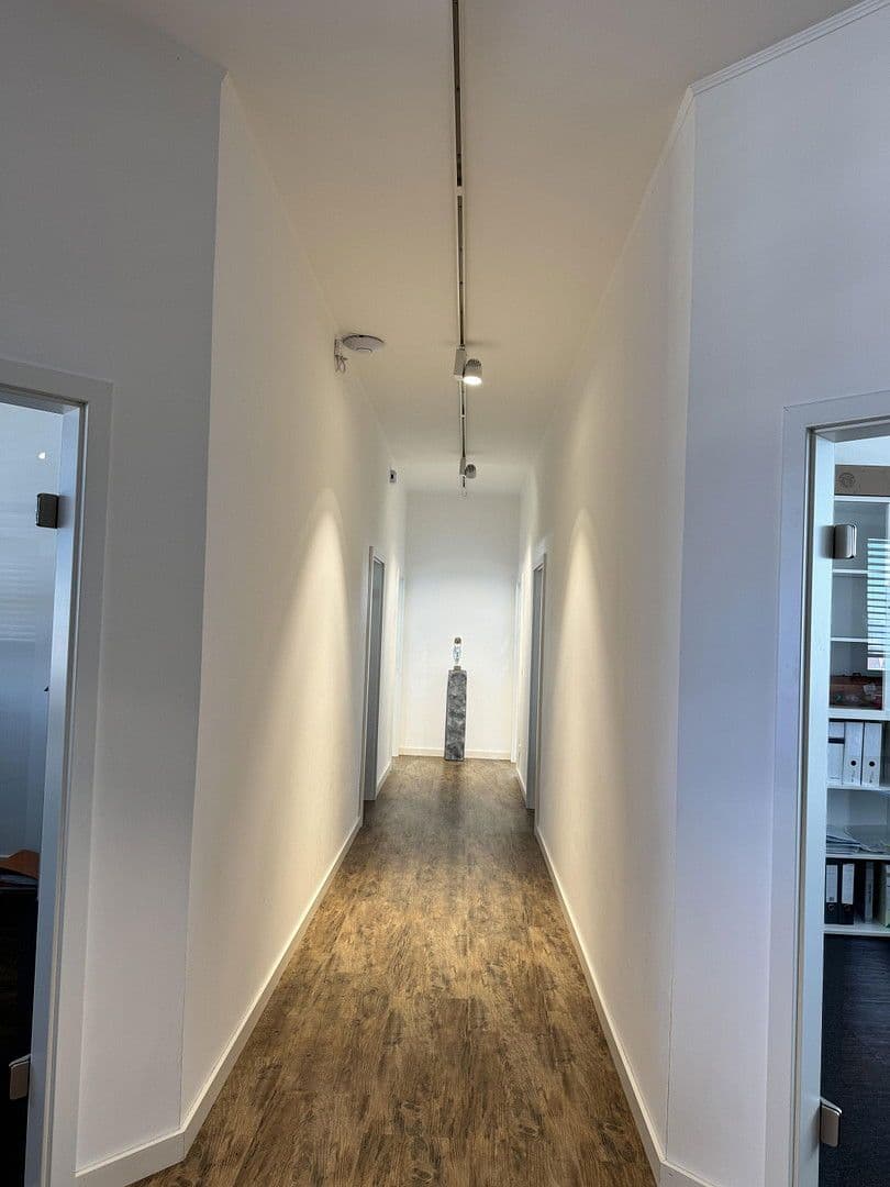 Prenájom kancelárie 14 m², Christian-Messner-Str. 29, Trossingen, Bádensko-Wurttembersko Prenájom kancelárie 14 m², Christian-Messner-Str. 29, Trossingen, Bádensko-Wurttembersko