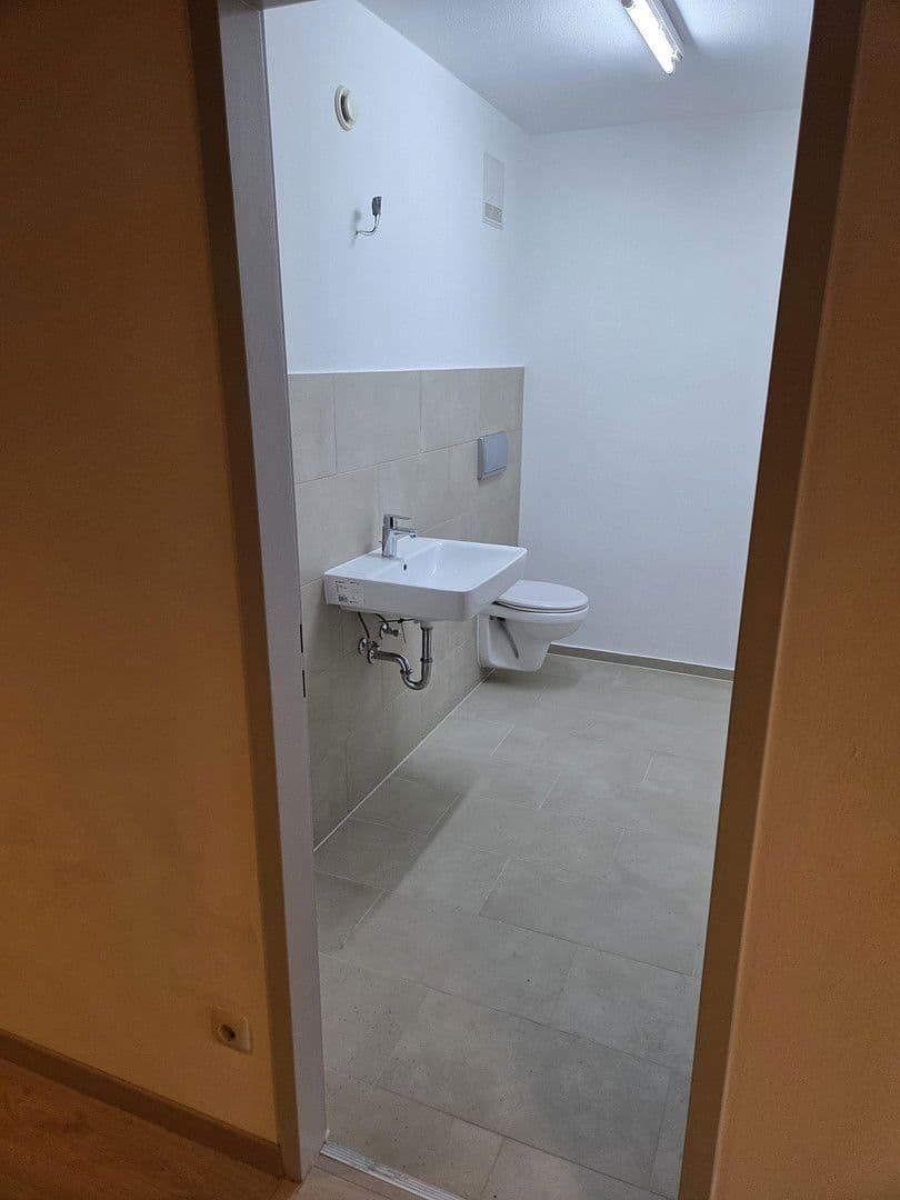 Prenájom kancelárie 125 m², Geschwister-Scholl-Ring 1-3, Bayern - Germering, Bavorsko Prenájom kancelárie 125 m², Geschwister-Scholl-Ring 1-3, Bayern - Germering, Bavorsko