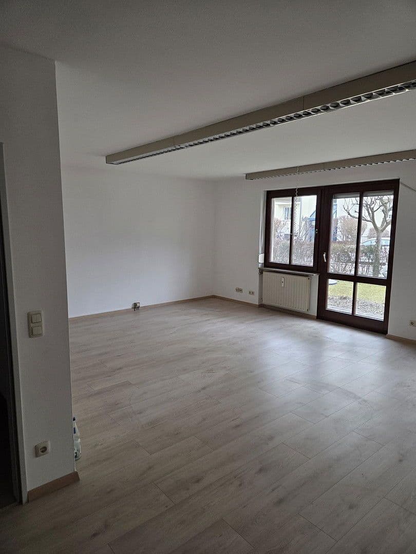 Prenájom kancelárie 125 m², Geschwister-Scholl-Ring 1-3, Bayern - Germering, Bavorsko Prenájom kancelárie 125 m², Geschwister-Scholl-Ring 1-3, Bayern - Germering, Bavorsko