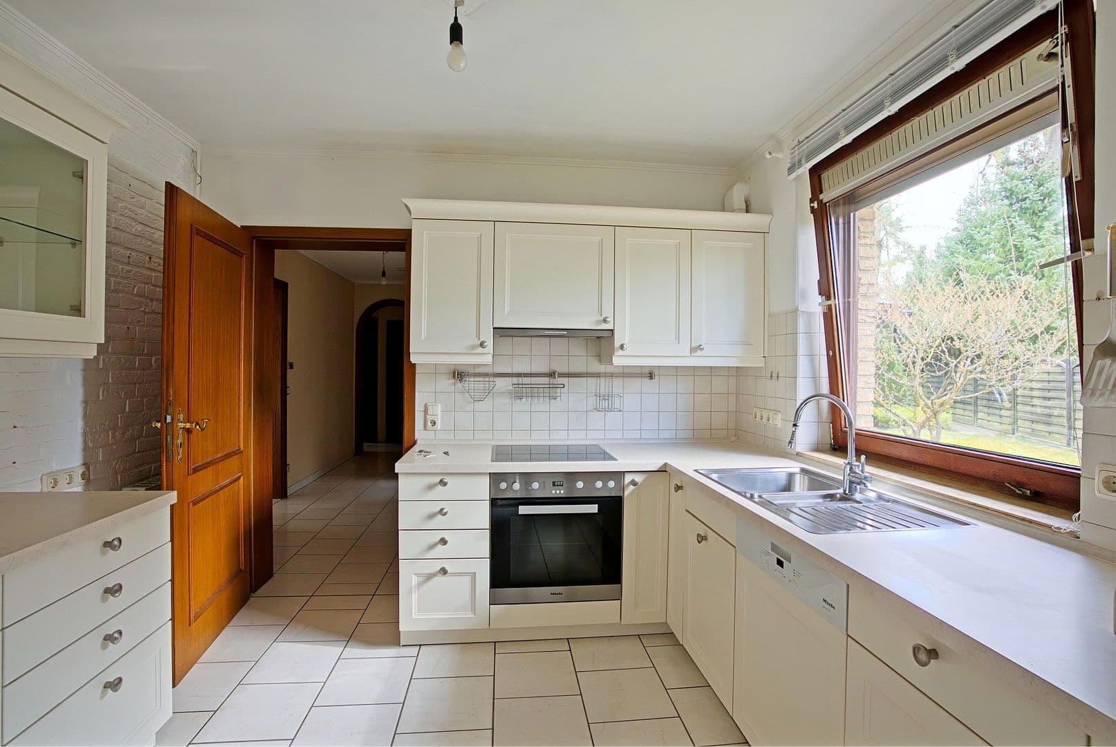 Prenájom bytu 4-izbový 166 m², Uferallee 16, Bad Bevensen, Dolné Sasko Prenájom bytu 4-izbový 166 m², Uferallee 16, Bad Bevensen, Dolné Sasko