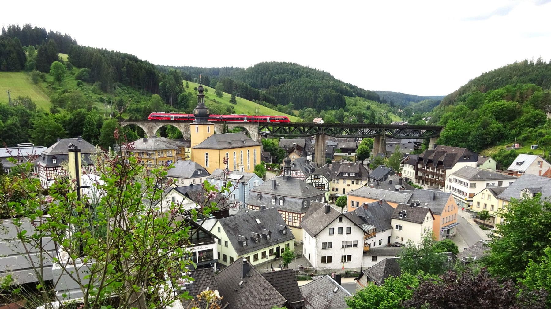 Predaj domu 358 m², pozemek 27.458 m², Gerinneweg 13, Ludwigsstadt, Bavorsko Predaj domu 358 m², pozemek 27.458 m², Gerinneweg 13, Ludwigsstadt, Bavorsko