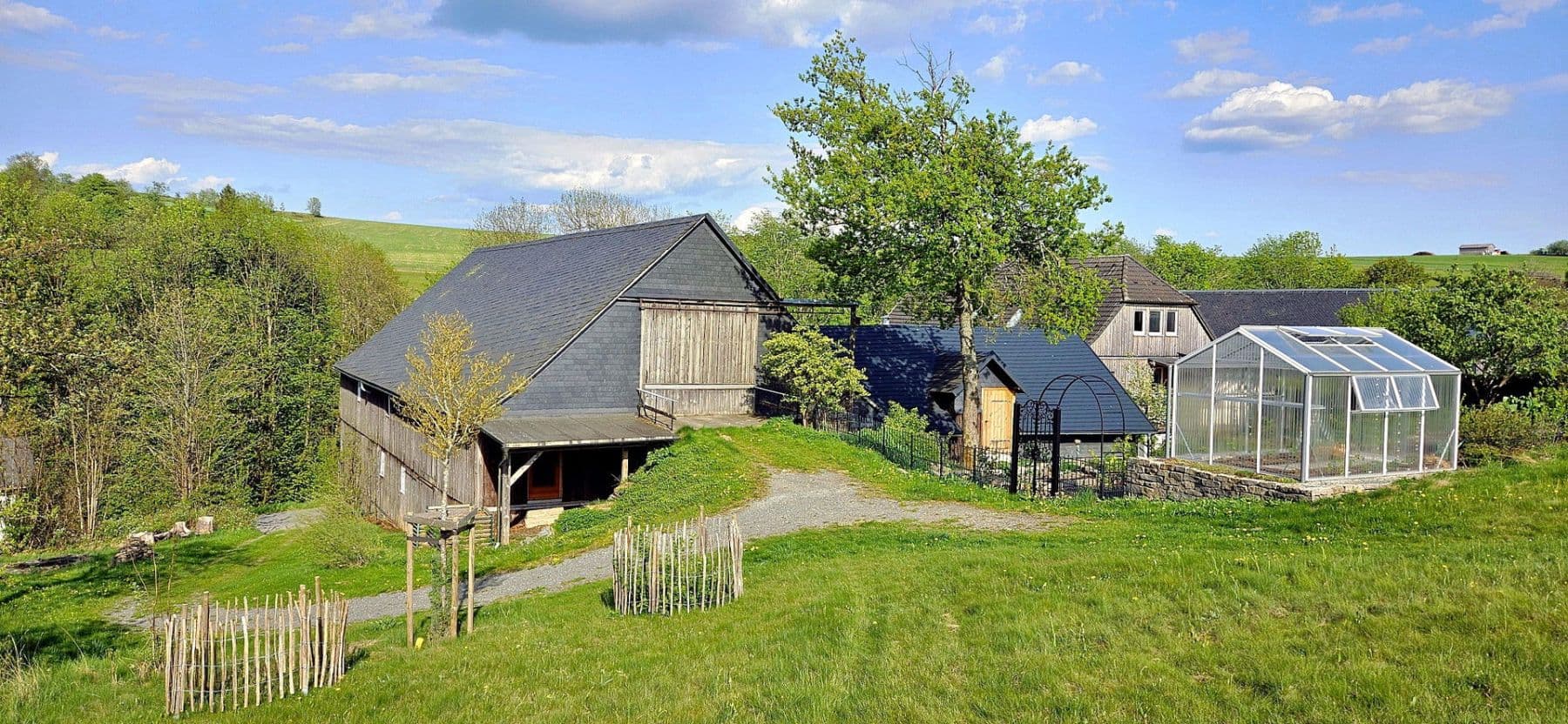 Predaj domu 358 m², pozemek 27.458 m², Gerinneweg 13, Ludwigsstadt, Bavorsko Predaj domu 358 m², pozemek 27.458 m², Gerinneweg 13, Ludwigsstadt, Bavorsko