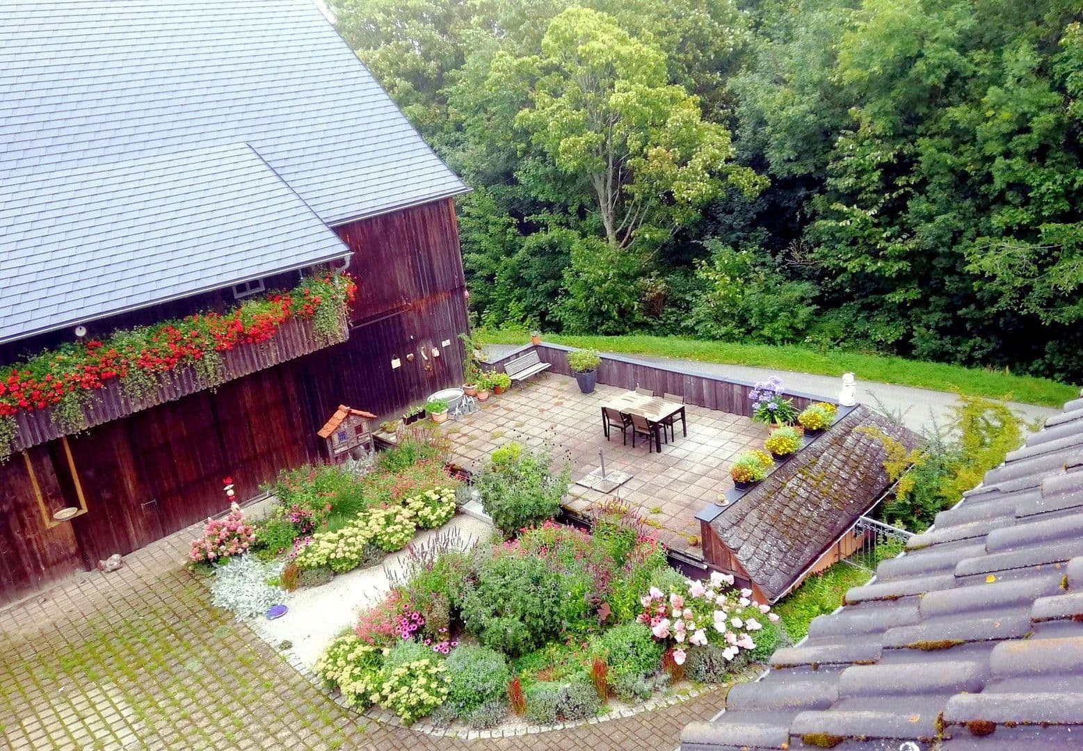 Predaj domu 358 m², pozemek 27.458 m², Gerinneweg 13, Ludwigsstadt, Bavorsko Predaj domu 358 m², pozemek 27.458 m², Gerinneweg 13, Ludwigsstadt, Bavorsko