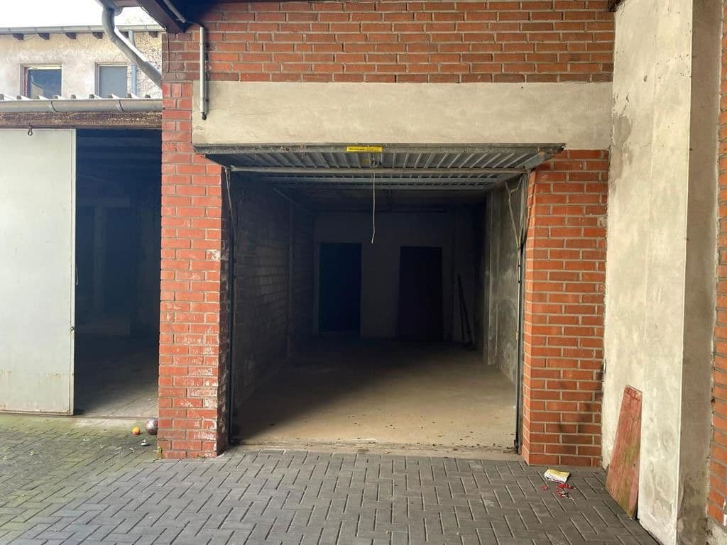 Prenájom nebytového priestoru 340 m², Veilchenstraße 24, Duisburg, Severné Porýnie - Westfálsko Prenájom nebytového priestoru 340 m², Veilchenstraße 24, Duisburg, Severné Porýnie - Westfálsko