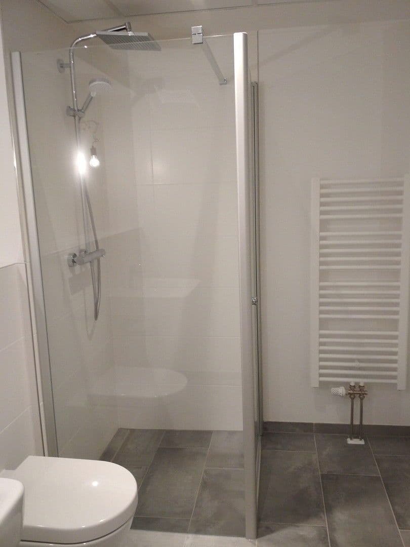 Prenájom bytu 1-izbový 46 m², Frankfurt am Main, Hesensko Prenájom bytu 1-izbový 46 m², Frankfurt am Main, Hesensko