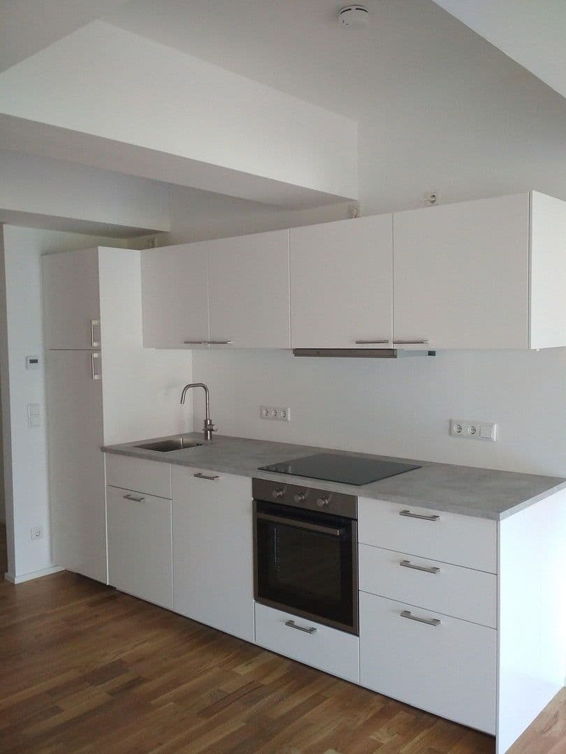 Prenájom bytu 1-izbový 46 m², Frankfurt am Main, Hesensko Prenájom bytu 1-izbový 46 m², Frankfurt am Main, Hesensko