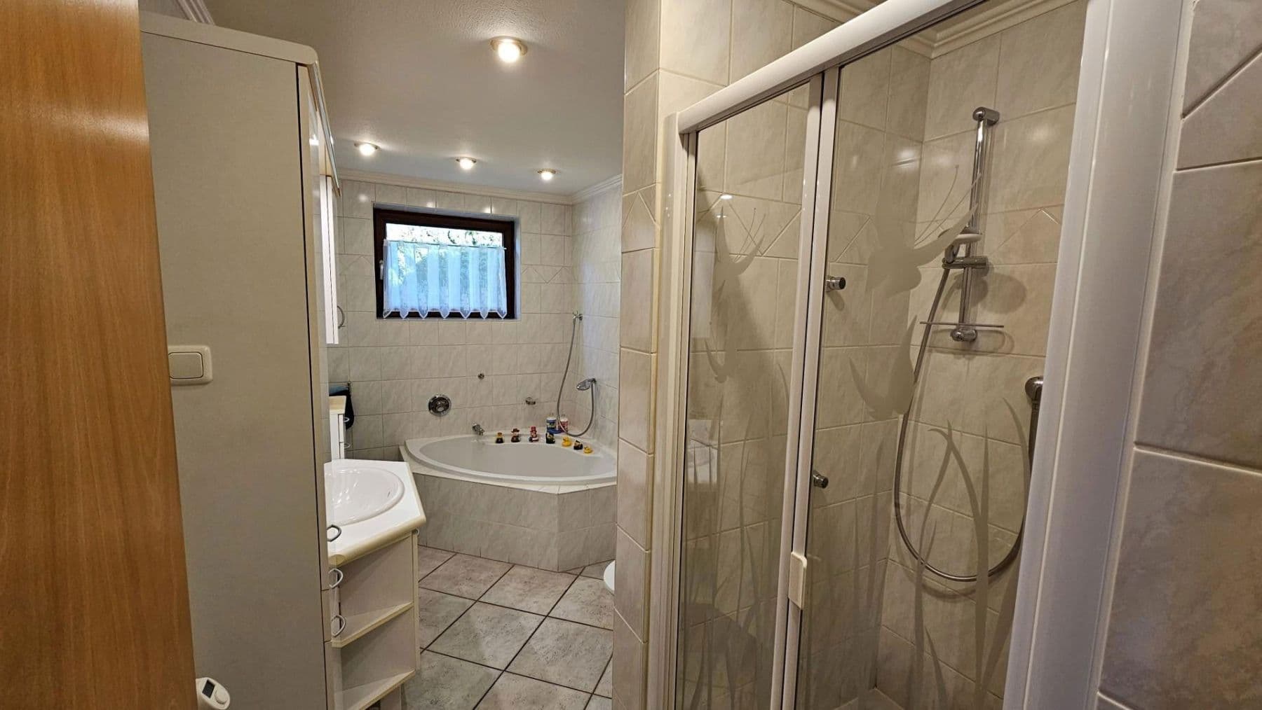 Predaj domu 135 m², pozemek 1.404 m², Henstedt-Ulzburg, Šlezvicko-Holštajnsko Predaj domu 135 m², pozemek 1.404 m², Henstedt-Ulzburg, Šlezvicko-Holštajnsko