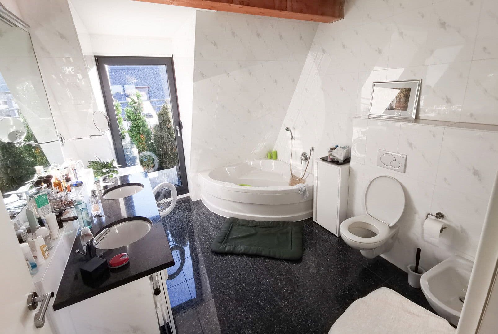 Prenájom bytu 5-izbový 157 m², Schwarzwaldstraße, Frankfurt, Hesensko Prenájom bytu 5-izbový 157 m², Schwarzwaldstraße, Frankfurt, Hesensko