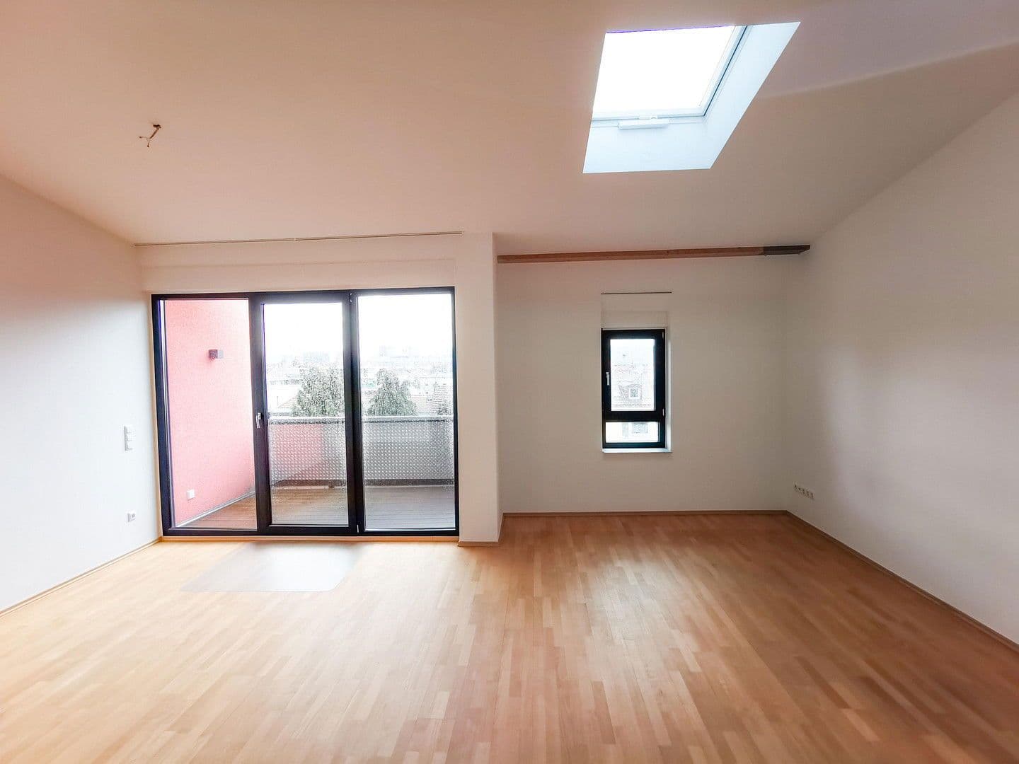 Prenájom bytu 5-izbový 157 m², Schwarzwaldstraße, Frankfurt, Hesensko Prenájom bytu 5-izbový 157 m², Schwarzwaldstraße, Frankfurt, Hesensko