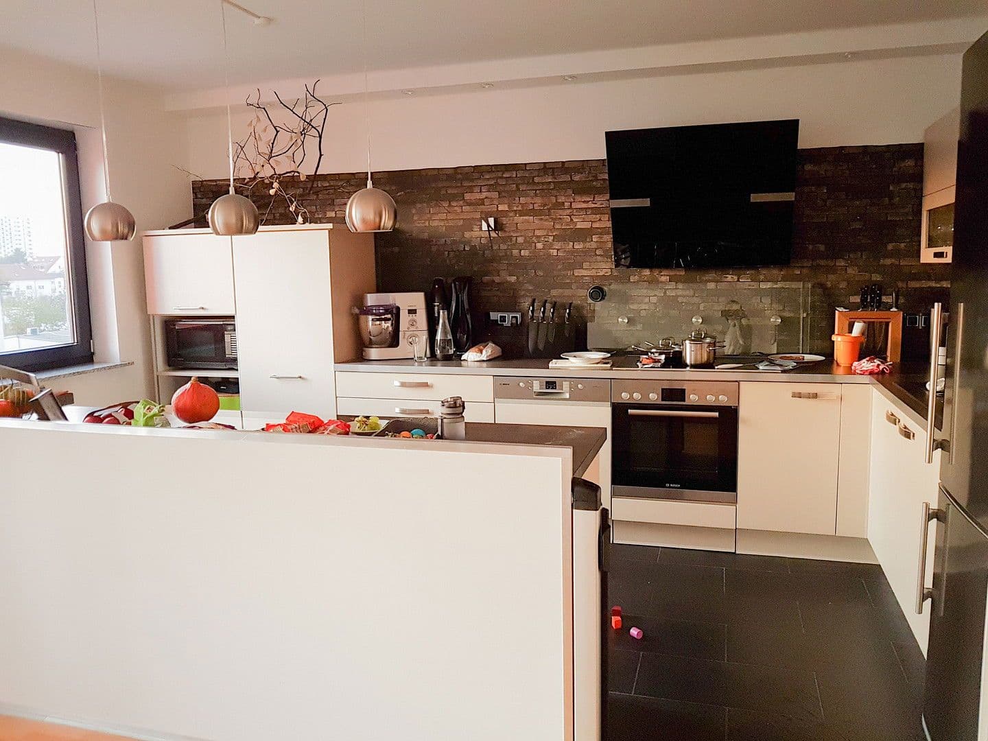 Prenájom bytu 5-izbový 157 m², Schwarzwaldstraße, Frankfurt, Hesensko Prenájom bytu 5-izbový 157 m², Schwarzwaldstraße, Frankfurt, Hesensko