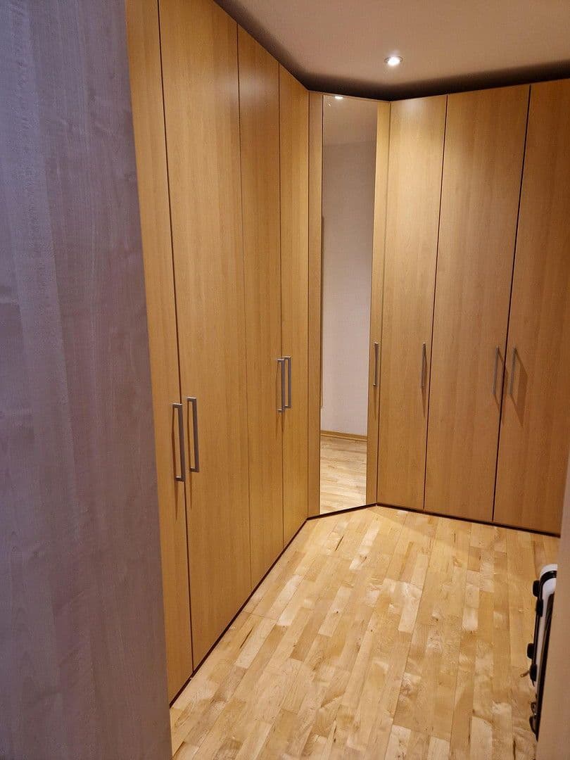 Prenájom bytu 3-izbový 115 m², Auf der Körnerwiese, Frankfurt am Main, Hesensko Prenájom bytu 3-izbový 115 m², Auf der Körnerwiese, Frankfurt am Main, Hesensko