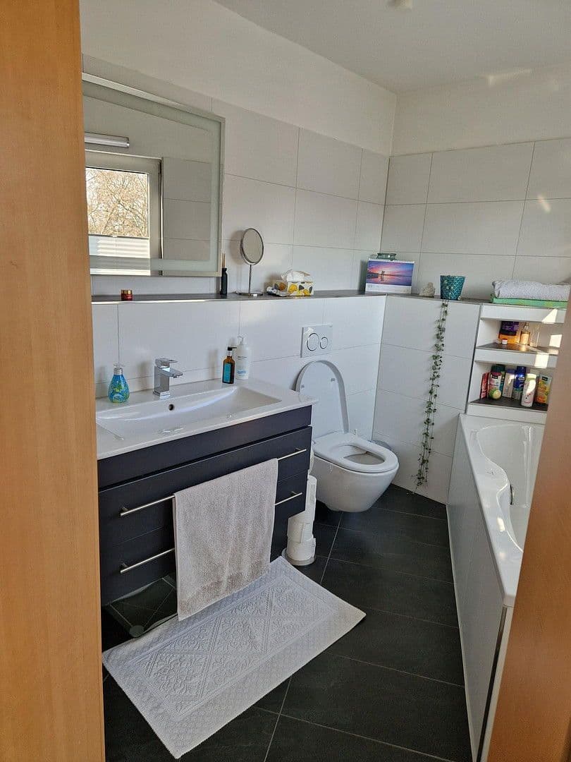 Prenájom bytu 3-izbový 115 m², Auf der Körnerwiese, Frankfurt am Main, Hesensko Prenájom bytu 3-izbový 115 m², Auf der Körnerwiese, Frankfurt am Main, Hesensko