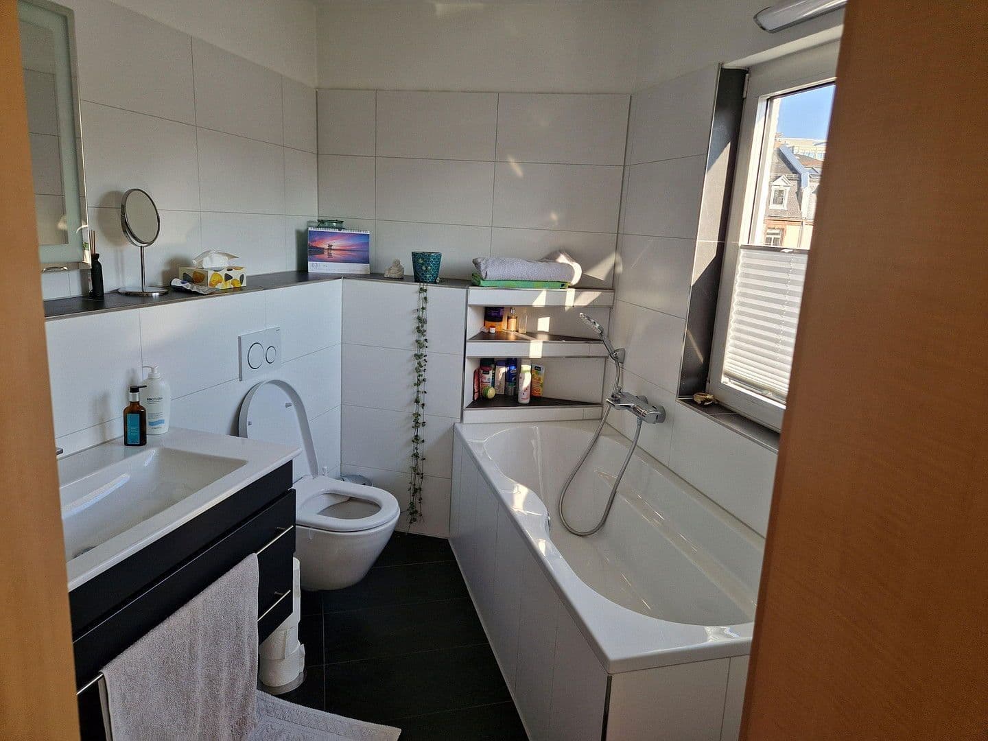 Prenájom bytu 3-izbový 115 m², Auf der Körnerwiese, Frankfurt am Main, Hesensko Prenájom bytu 3-izbový 115 m², Auf der Körnerwiese, Frankfurt am Main, Hesensko