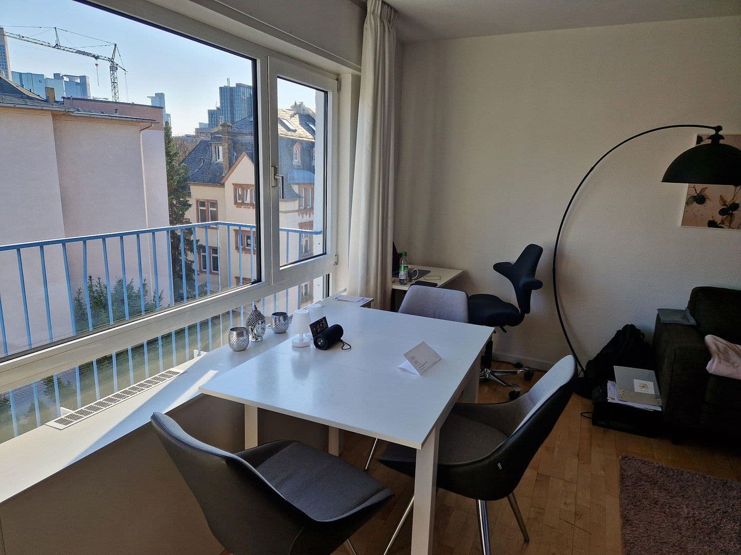 Prenájom bytu 3-izbový 115 m², Auf der Körnerwiese, Frankfurt am Main, Hesensko Prenájom bytu 3-izbový 115 m², Auf der Körnerwiese, Frankfurt am Main, Hesensko