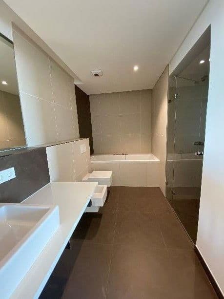 Prenájom bytu 3-izbový 170 m², Europa-Allee 103, Frankfurt am Main, Hesensko Prenájom bytu 3-izbový 170 m², Europa-Allee 103, Frankfurt am Main, Hesensko