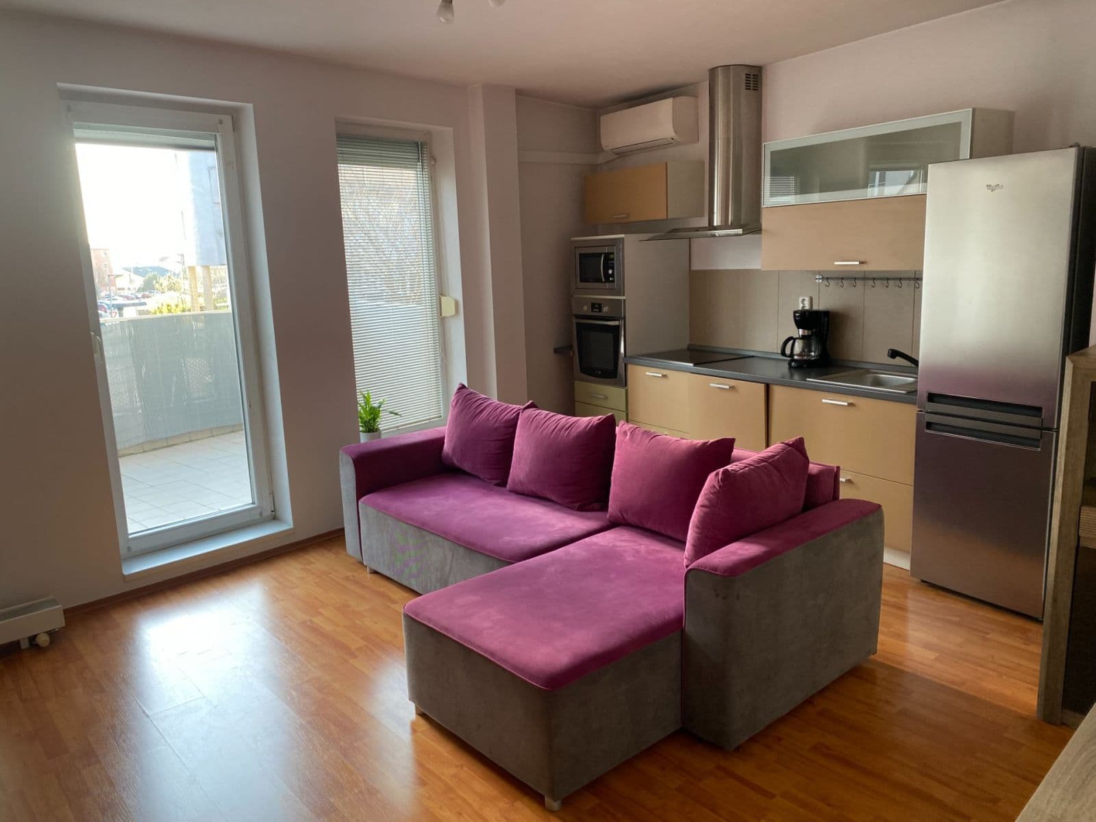 Prenájom bytu 2-izbový 47 m², Kresánkova, Karlova Ves, Bratislavský kraj Prenájom bytu 2-izbový 47 m², Kresánkova, Karlova Ves, Bratislavský kraj