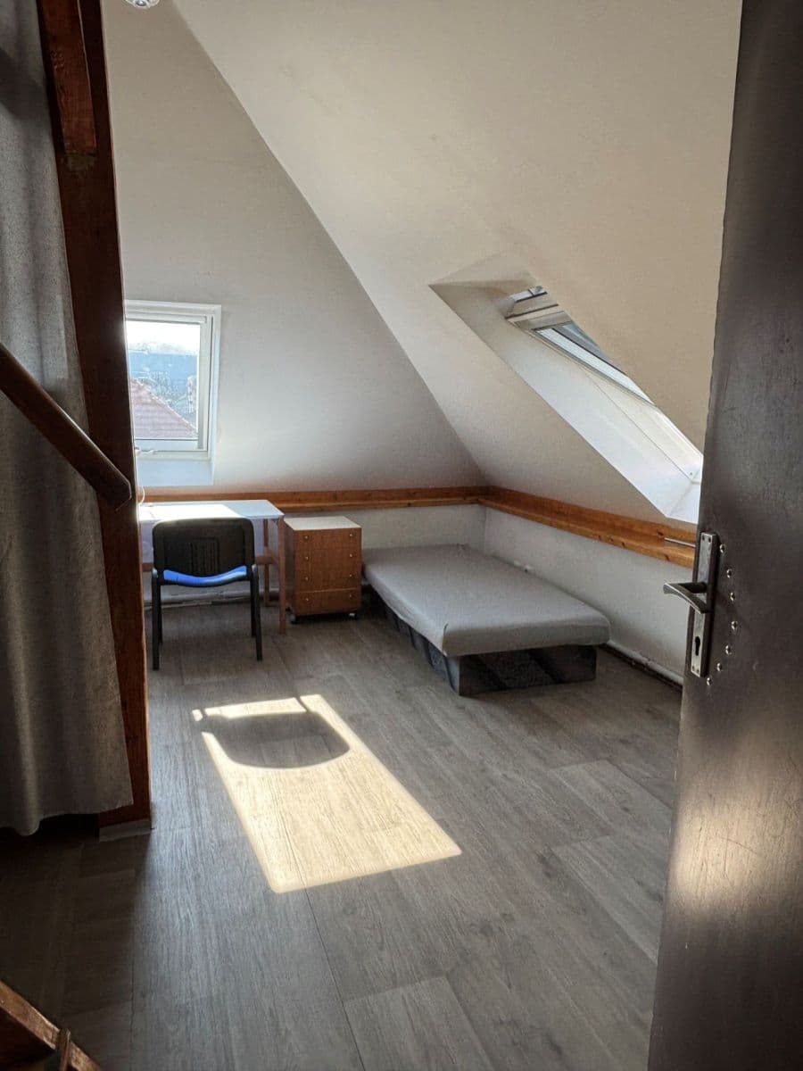 Prenájom bytu 3-izbový 100 m², Braškovská, Praha, Praha Prenájom bytu 3-izbový 100 m², Braškovská, Praha, Praha