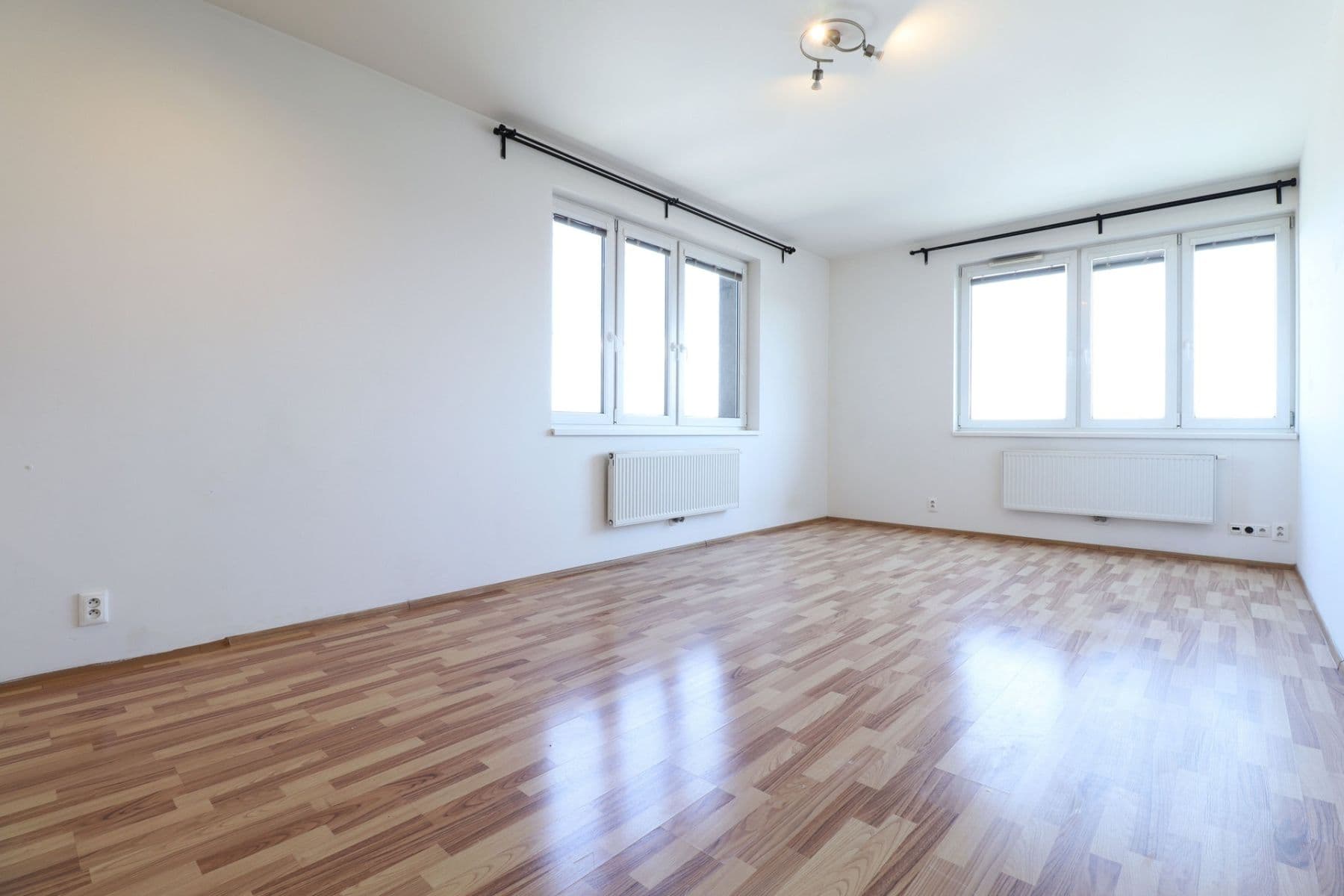 Prenájom bytu 1-izbový 33 m², Freyova, Praha, Praha Prenájom bytu 1-izbový 33 m², Freyova, Praha, Praha