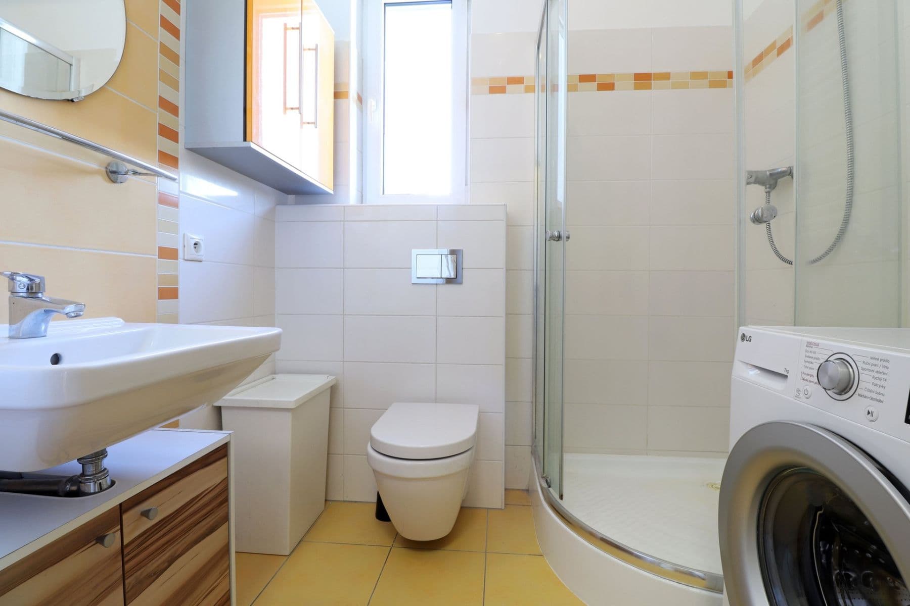 Prenájom bytu 1-izbový 33 m², Freyova, Praha, Praha Prenájom bytu 1-izbový 33 m², Freyova, Praha, Praha