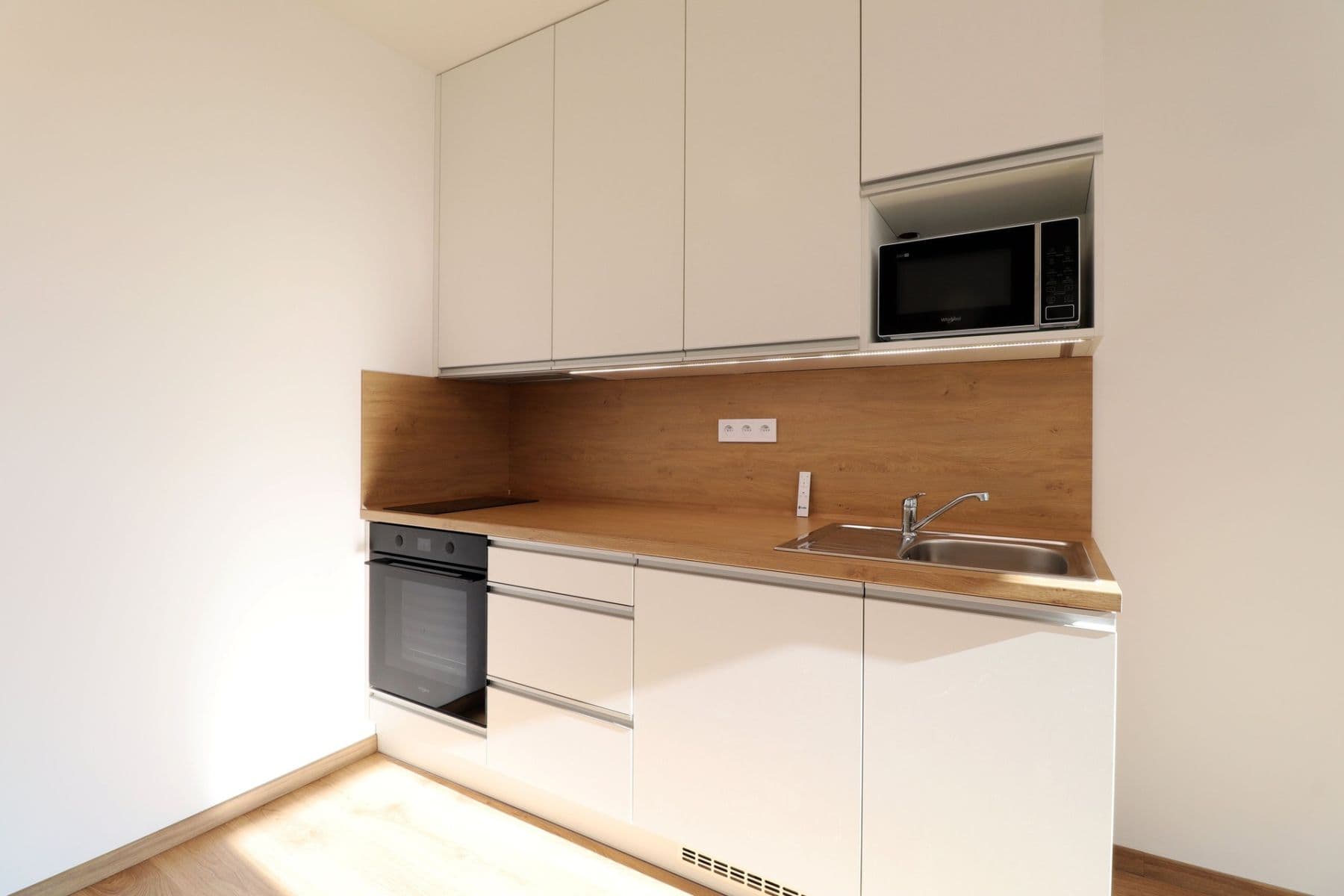 Prenájom bytu 1-izbový 32 m², Oktábcových, Praha, Praha Prenájom bytu 1-izbový 32 m², Oktábcových, Praha, Praha
