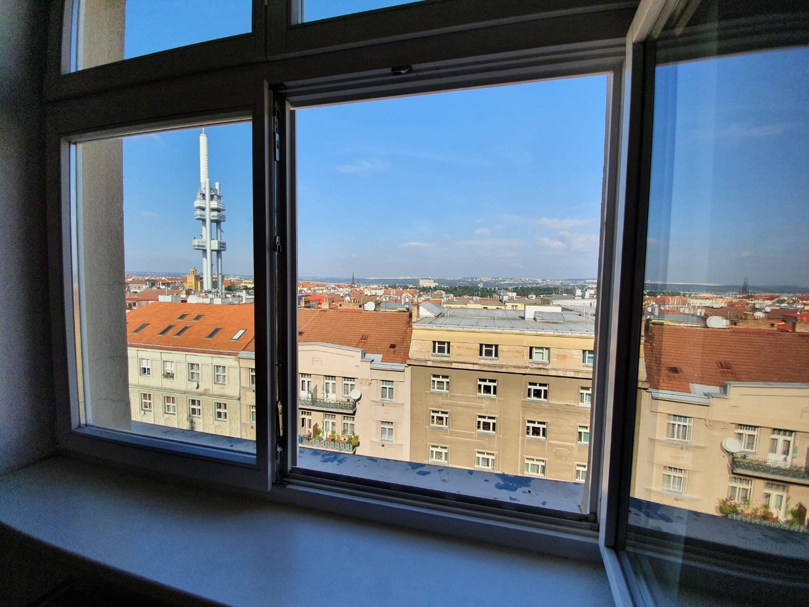 Prenájom bytu 3-izbový 100 m², Lucemburská, Praha, Praha Prenájom bytu 3-izbový 100 m², Lucemburská, Praha, Praha