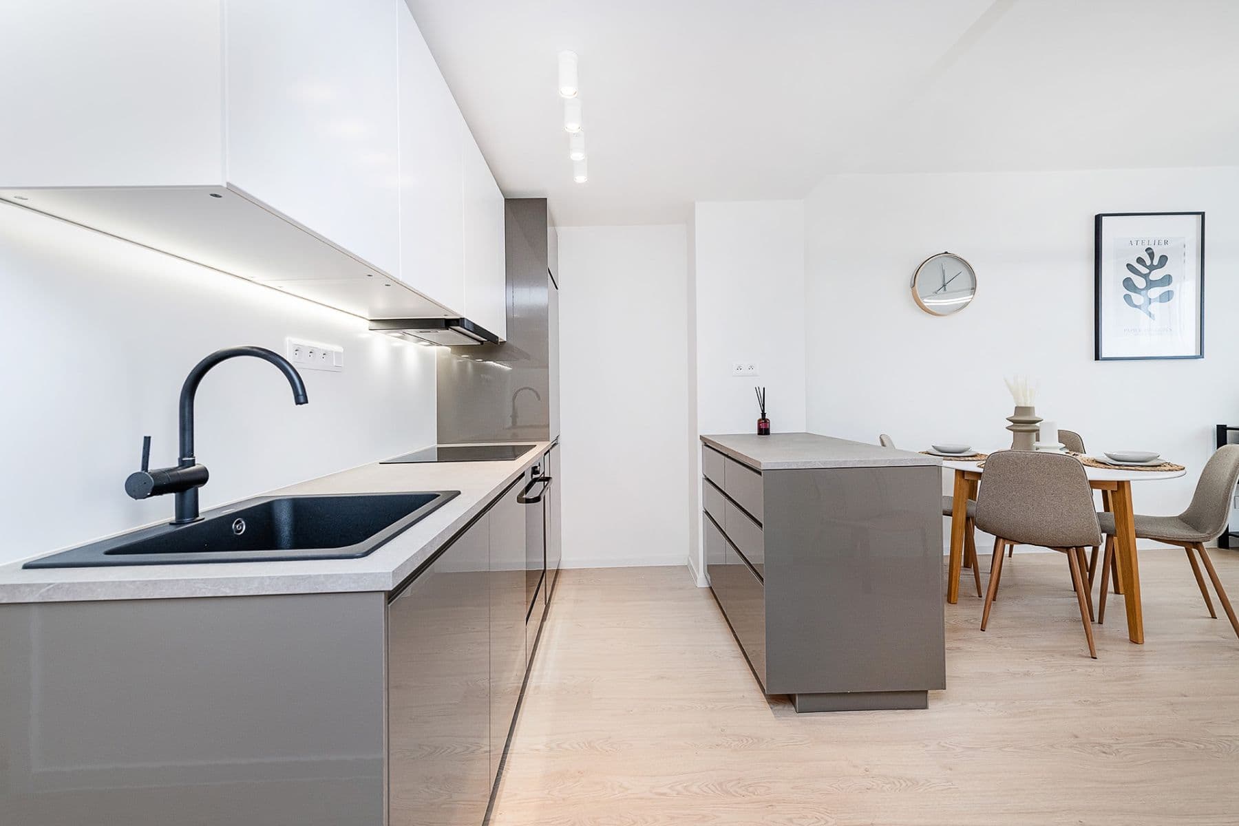 Predaj bytu 4-izbový 75 m², Pod Lipami, Praha, Praha Predaj bytu 4-izbový 75 m², Pod Lipami, Praha, Praha