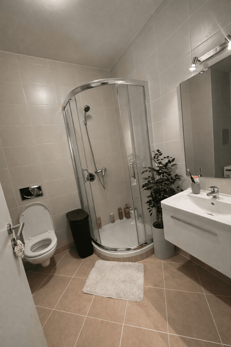 Prenájom bytu 1-izbový 37 m², Hornoměcholupská, Praha, Praha Prenájom bytu 1-izbový 37 m², Hornoměcholupská, Praha, Praha