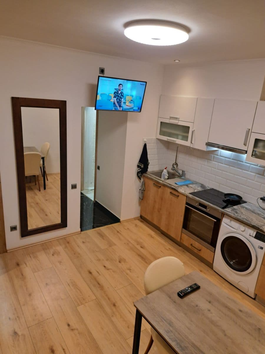 Prenájom bytu 3-izbový 47 m², Žitavského, Praha, Praha Prenájom bytu 3-izbový 47 m², Žitavského, Praha, Praha