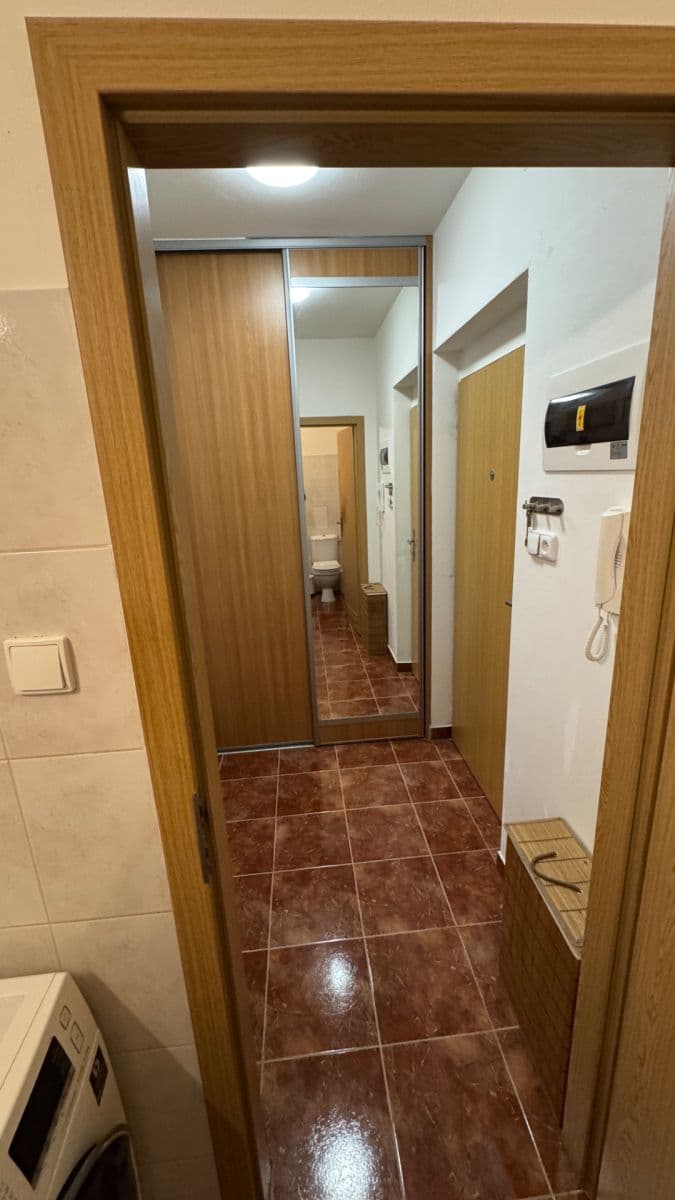 Prenájom bytu 2-izbový 48 m², Záběhlická, Praha, Praha Prenájom bytu 2-izbový 48 m², Záběhlická, Praha, Praha