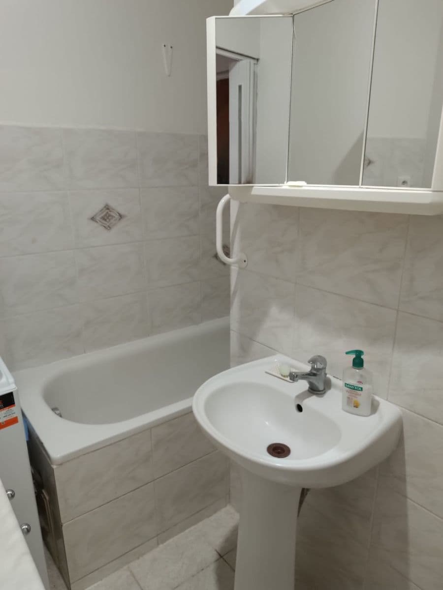 Prenájom bytu 2-izbový 37 m², Liberecká, Jablonec nad Nisou, Liberecký kraj Prenájom bytu 2-izbový 37 m², Liberecká, Jablonec nad Nisou, Liberecký kraj