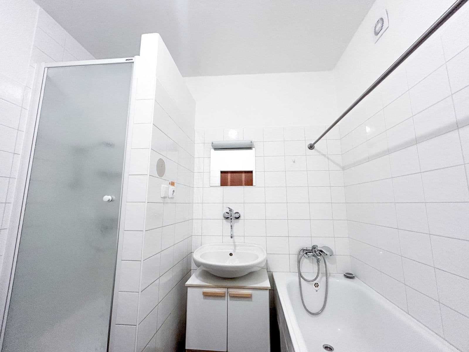 Prenájom bytu 3-izbový 78 m², Tusarova, Praha, Praha Prenájom bytu 3-izbový 78 m², Tusarova, Praha, Praha