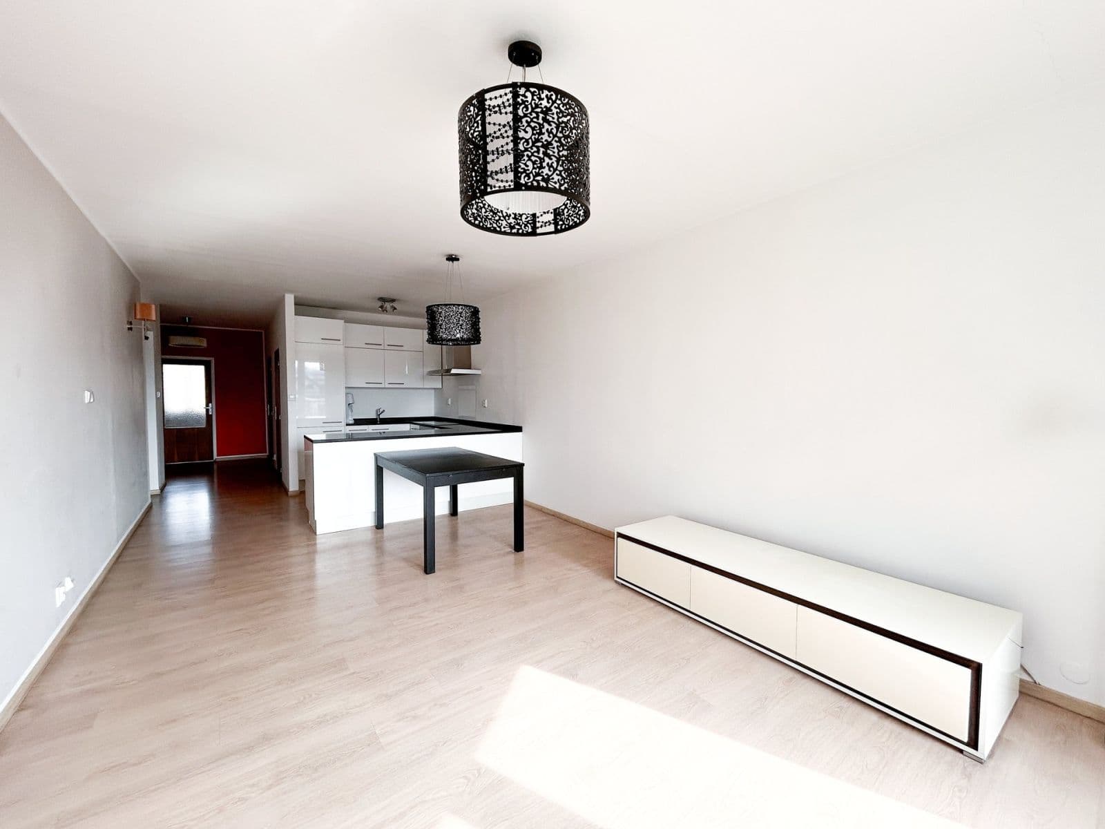 Prenájom bytu 3-izbový 78 m², Tusarova, Praha, Praha Prenájom bytu 3-izbový 78 m², Tusarova, Praha, Praha