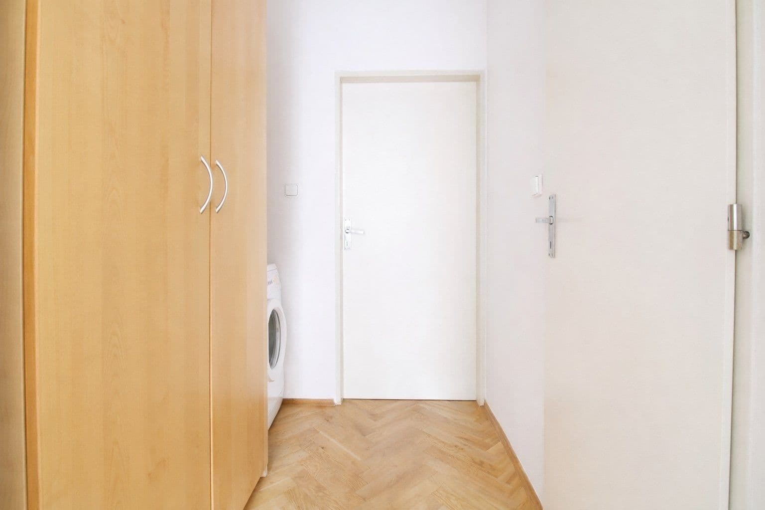 Prenájom bytu 1-izbový 33 m², Heřmanova, Praha, Praha Prenájom bytu 1-izbový 33 m², Heřmanova, Praha, Praha