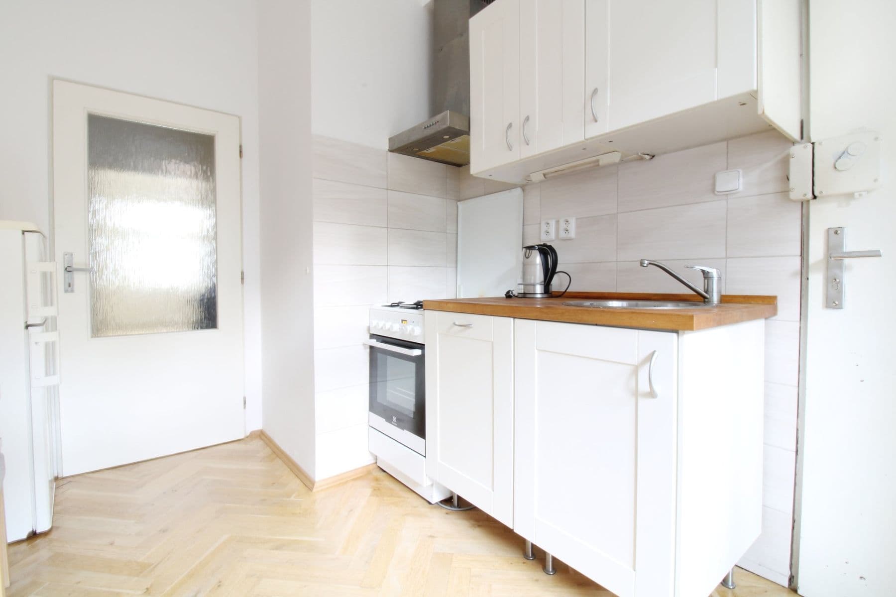 Prenájom bytu 1-izbový 33 m², Heřmanova, Praha, Praha Prenájom bytu 1-izbový 33 m², Heřmanova, Praha, Praha