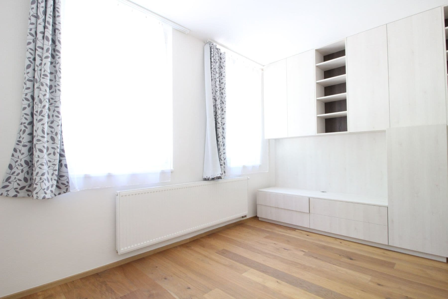 Prenájom bytu 1-izbový 20 m², Perucká, Praha, Praha Prenájom bytu 1-izbový 20 m², Perucká, Praha, Praha