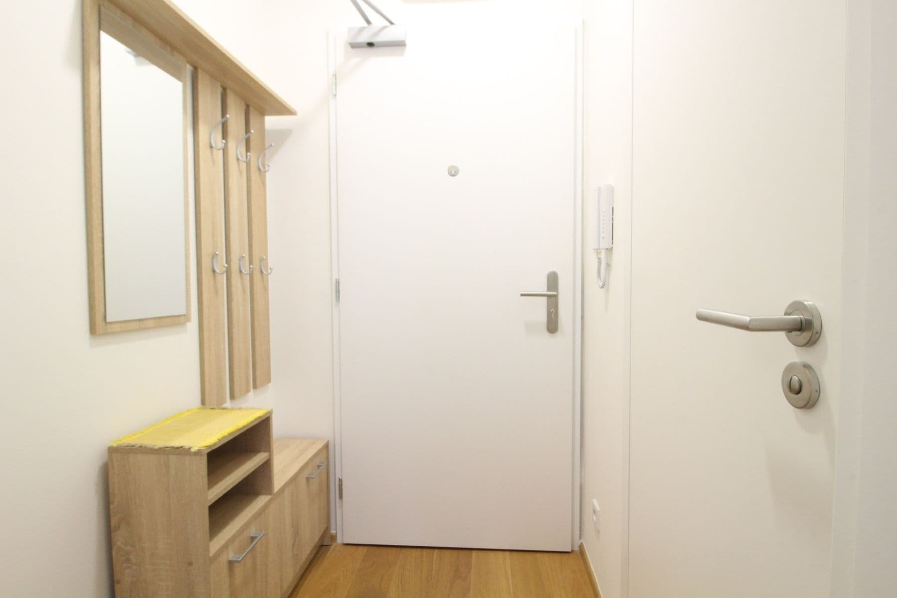 Prenájom bytu 1-izbový 20 m², Perucká, Praha, Praha Prenájom bytu 1-izbový 20 m², Perucká, Praha, Praha