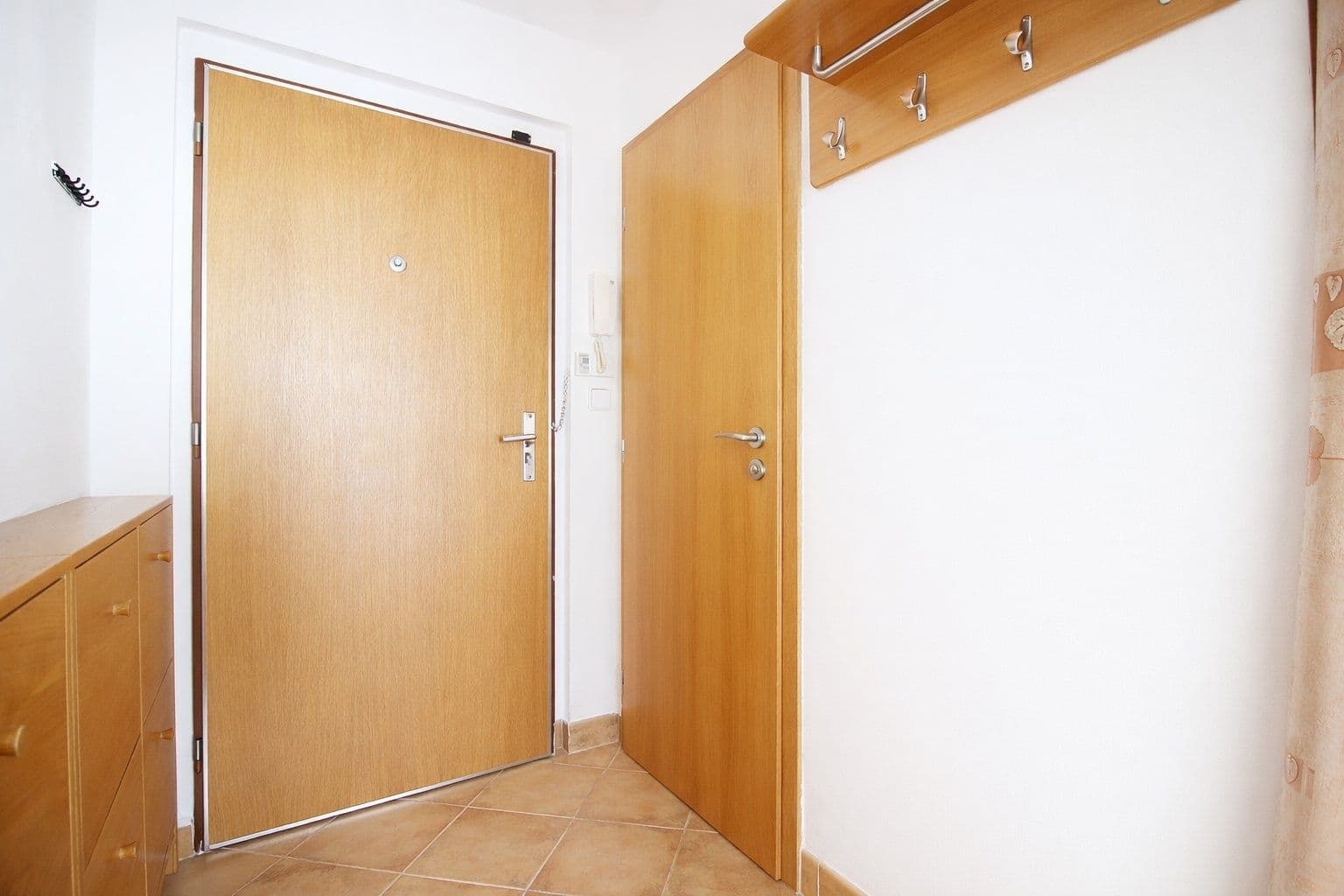 Prenájom bytu 1-izbový 38 m², Zubrnická, Praha, Praha Prenájom bytu 1-izbový 38 m², Zubrnická, Praha, Praha