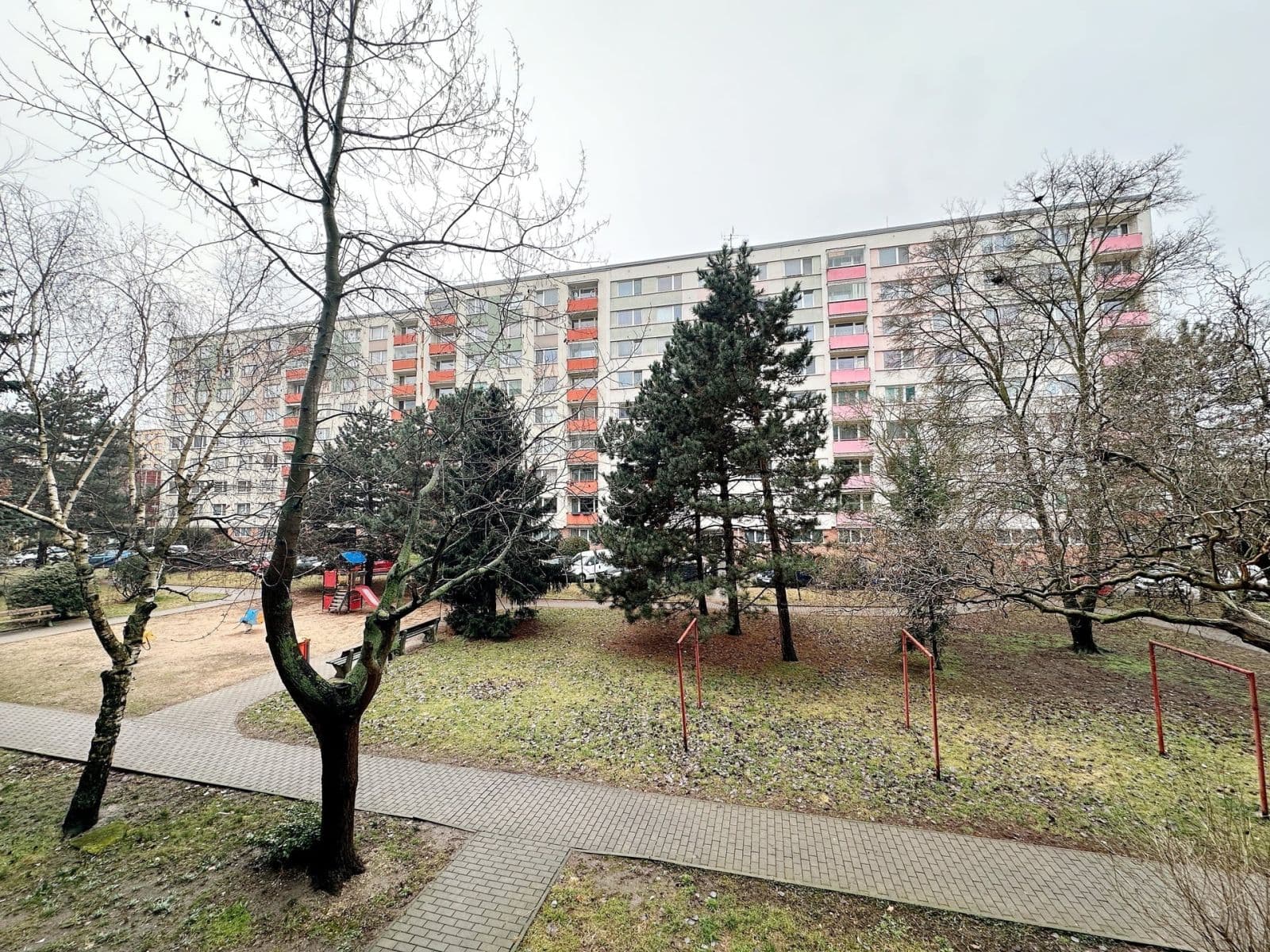 Prenájom bytu 3-izbový 64 m², U stadionu, Mladá Boleslav, Středočeský kraj Prenájom bytu 3-izbový 64 m², U stadionu, Mladá Boleslav, Středočeský kraj