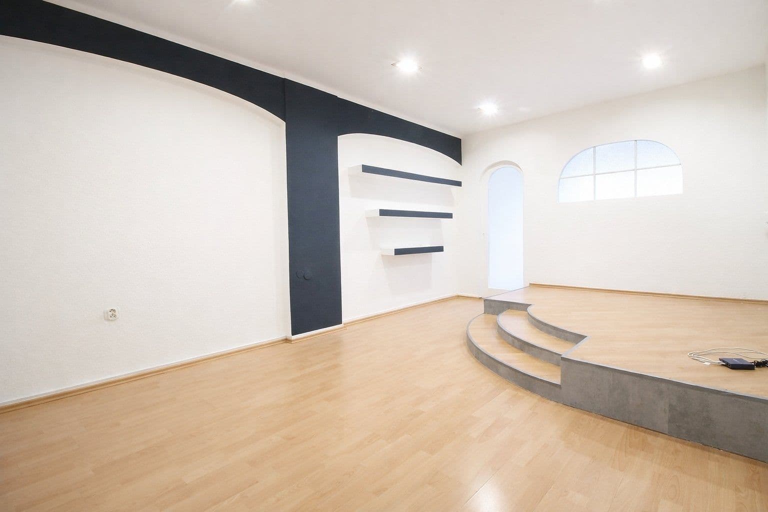 Prenájom bytu 3-izbový 64 m², U stadionu, Mladá Boleslav, Středočeský kraj Prenájom bytu 3-izbový 64 m², U stadionu, Mladá Boleslav, Středočeský kraj