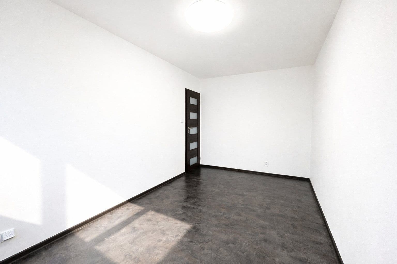 Prenájom bytu 4-izbový 90 m², Tererova, Praha, Praha Prenájom bytu 4-izbový 90 m², Tererova, Praha, Praha